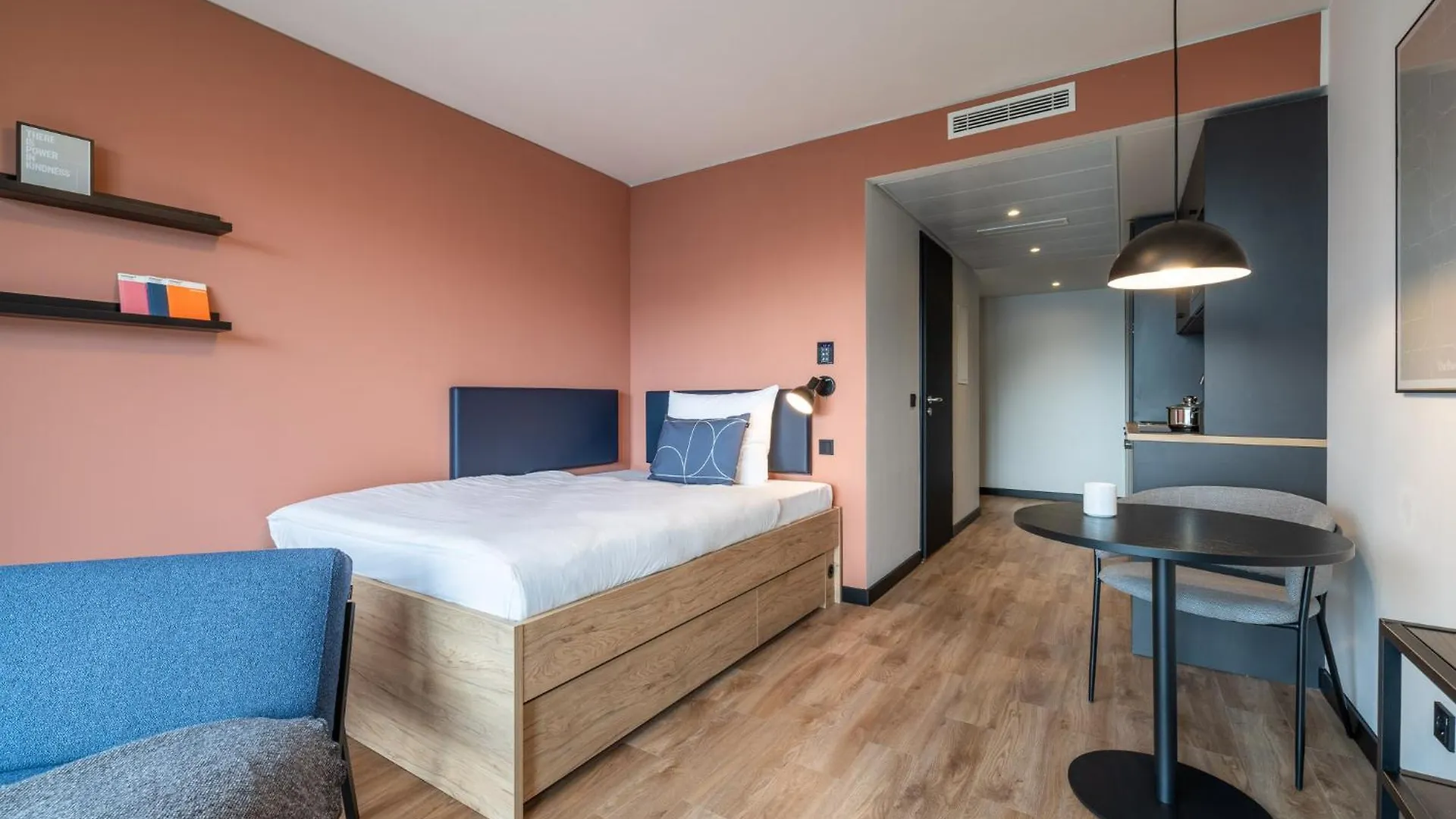 Hotel The Base Monachium